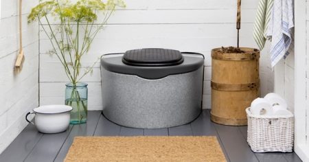 Peat toilet for giving: which is better