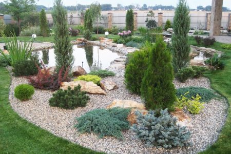 curved lines on the flowerbed