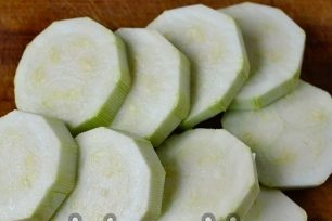 chop zucchini