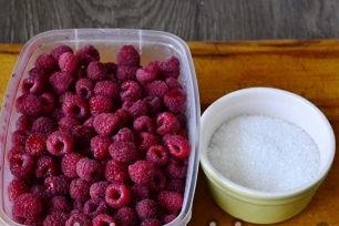 raspberries and sugar