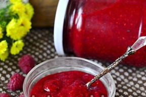 raspberries with sugar