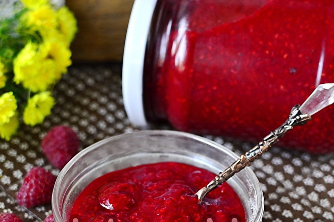 raspberries with sugar