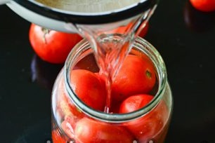 pour the marinade into the jar