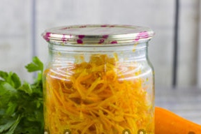 Korean carrots for the winter in banks