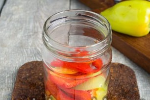 put pepper in a jar