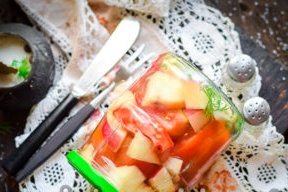 tomatoes with apples
