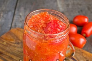 pour tomatoes