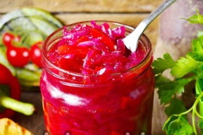 Beetroot Salad with Peppers and Onions