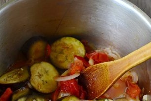 simmer, add herbs and spices
