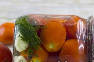 Fill tomatoes