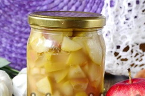 jam made of apples 