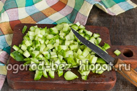 chop cucumbers