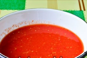 Twist Tomatoes
