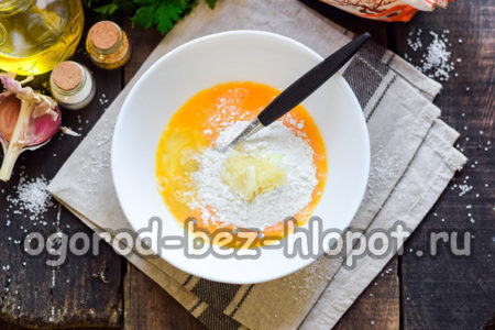 squeeze garlic