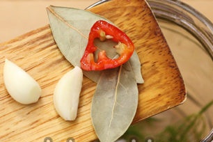 put spices in a jar