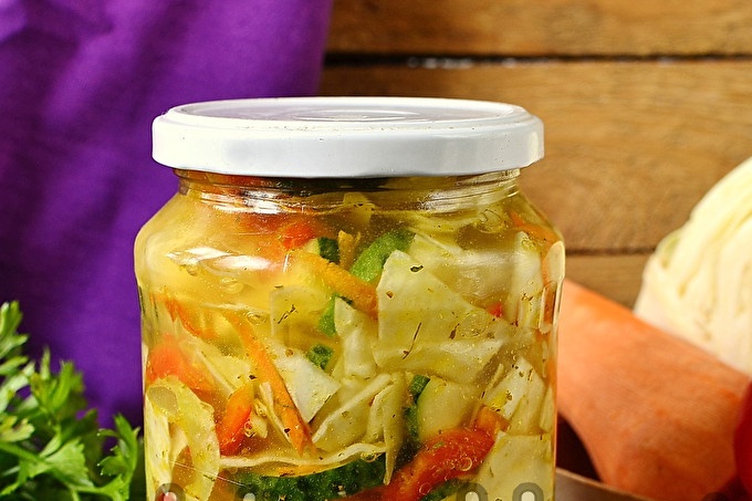 coleslaw with vegetables