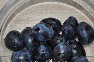 wash the plums