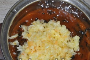 add pepper to plum puree