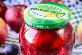plum jam with apples