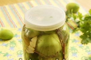 jar of tomatoes