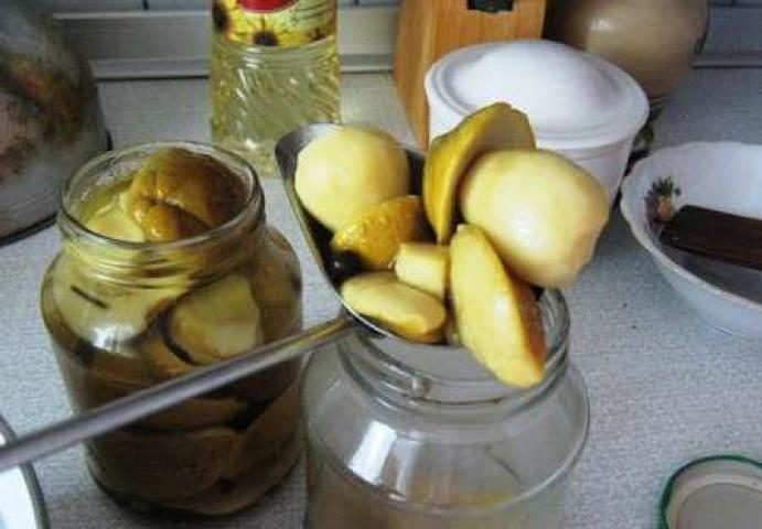 Pickled mushrooms