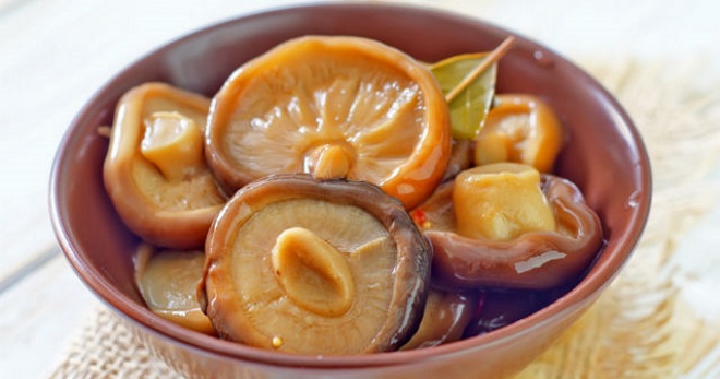 Mushrooms with mustard