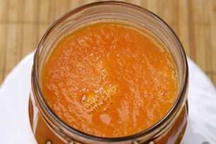 pour juice into cans