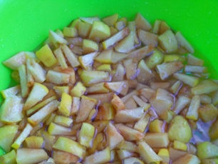 pour quince with syrup