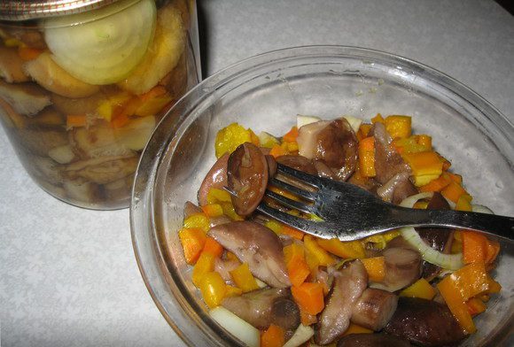 Pickled Mushrooms with Vegetables