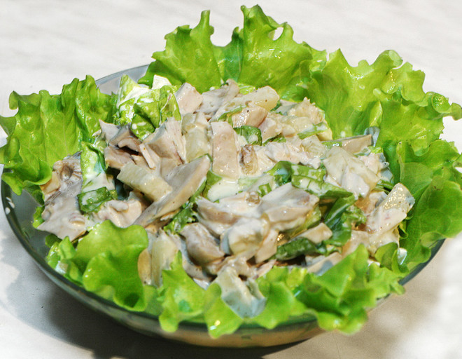 Salata s medenim gljivama