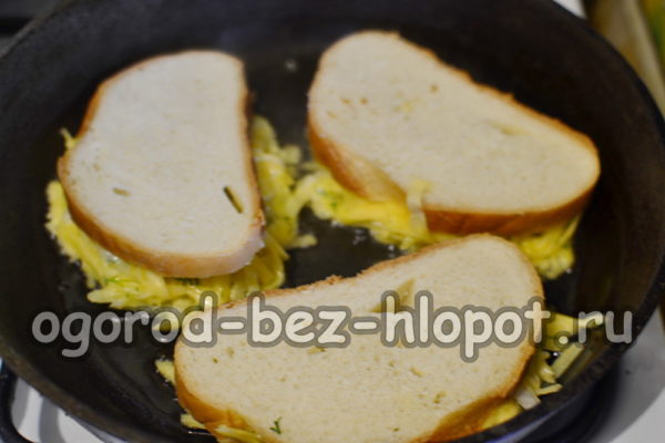 put sandwiches in a pan