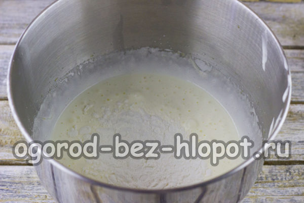 add flour, vanillin and baking powder