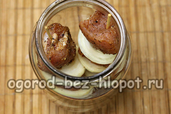put the barbecue in a jar