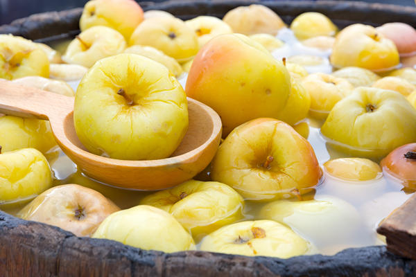 Soaked apples