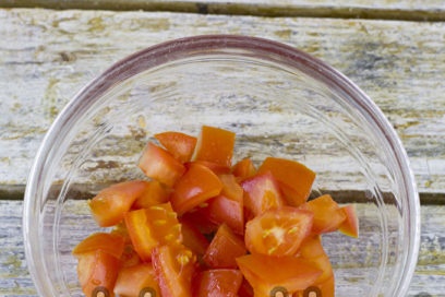 chop tomatoes