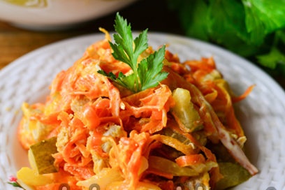 glutton salad ready