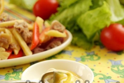 mix mayonnaise and mustard