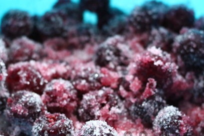 sprinkle cherries with sugar