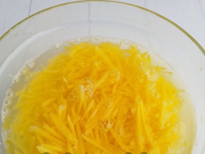 soak potatoes in water