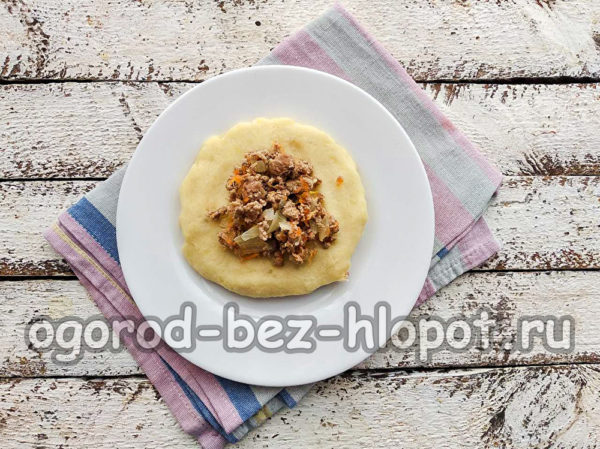 put the filling on the puree