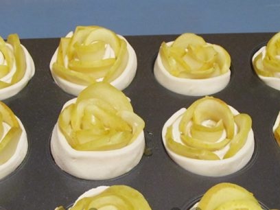 bake cupcake roses