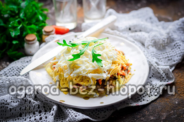 lay out a layer of proteins, decorate with greens
