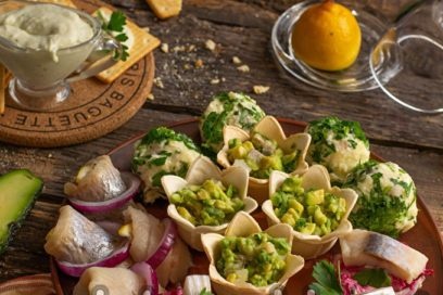 ready-made snacks to the table