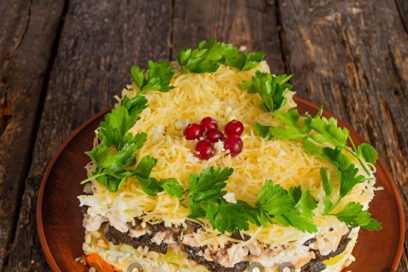 garnish with parsley and cranberries