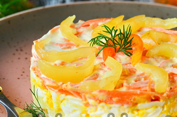 Korean carrot salad with chicken and bell pepper