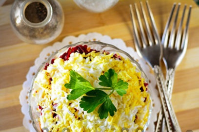 salad with sprats is ready