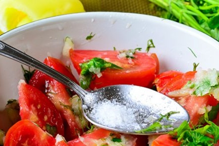 Salt the tomatoes