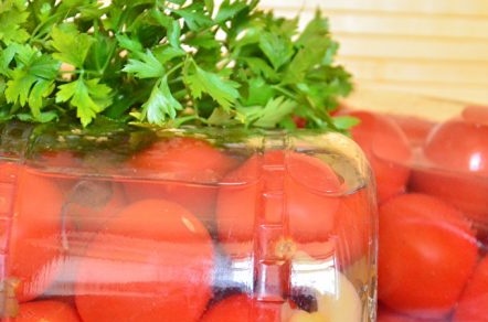 pickled tomatoes