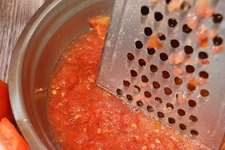 Grated tomatoes
