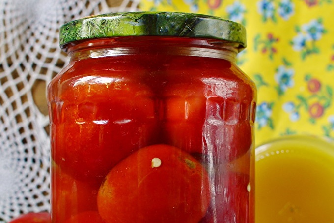 Tomatoes with honey for the winter, the recipe from the photo fingers you will lick